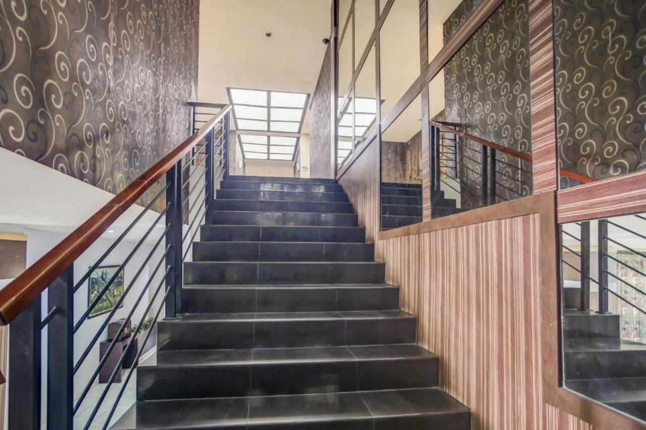 Urbanview Trisula Hotel 马卡萨 外观 照片