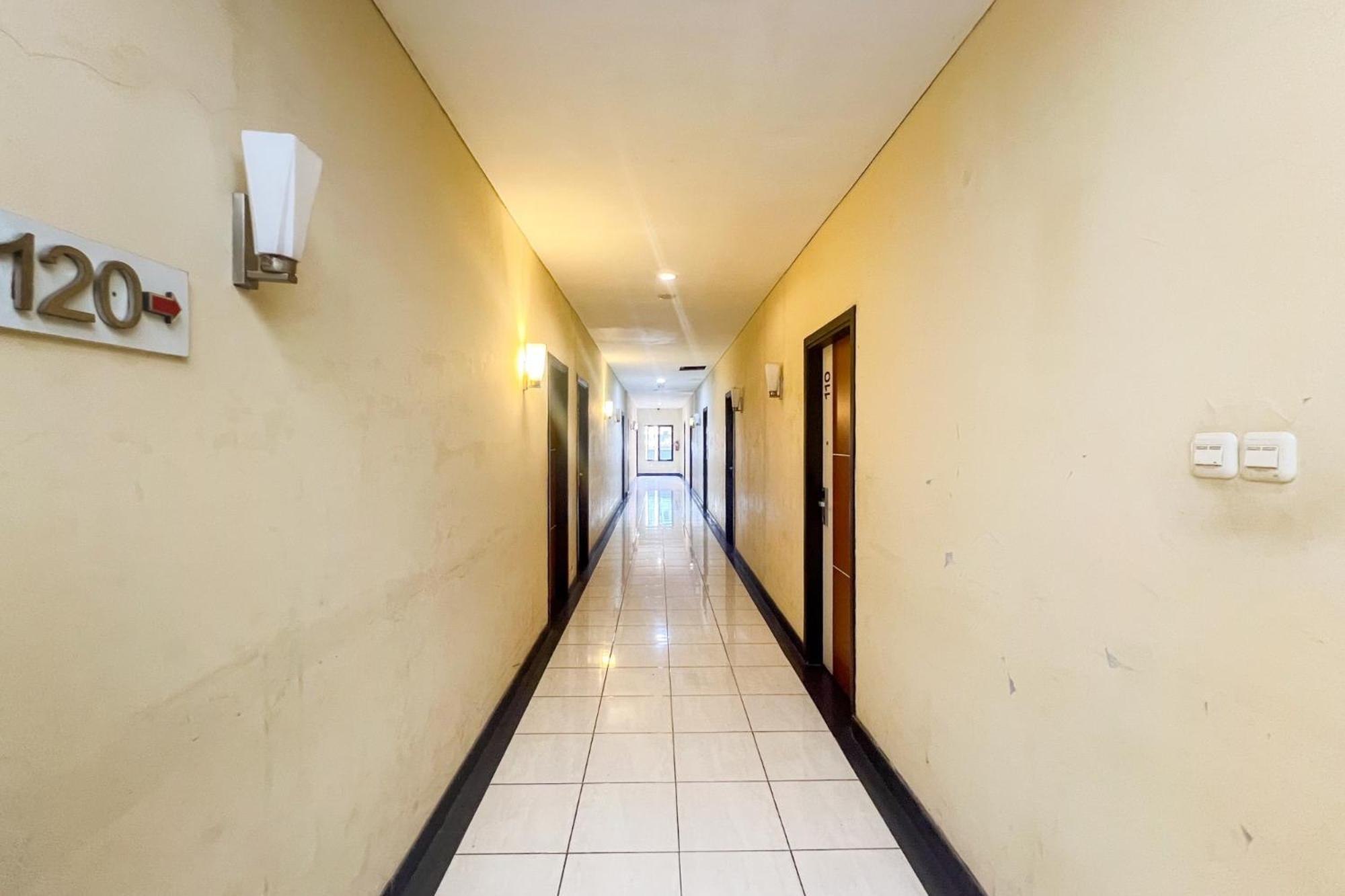 Urbanview Trisula Hotel 马卡萨 外观 照片