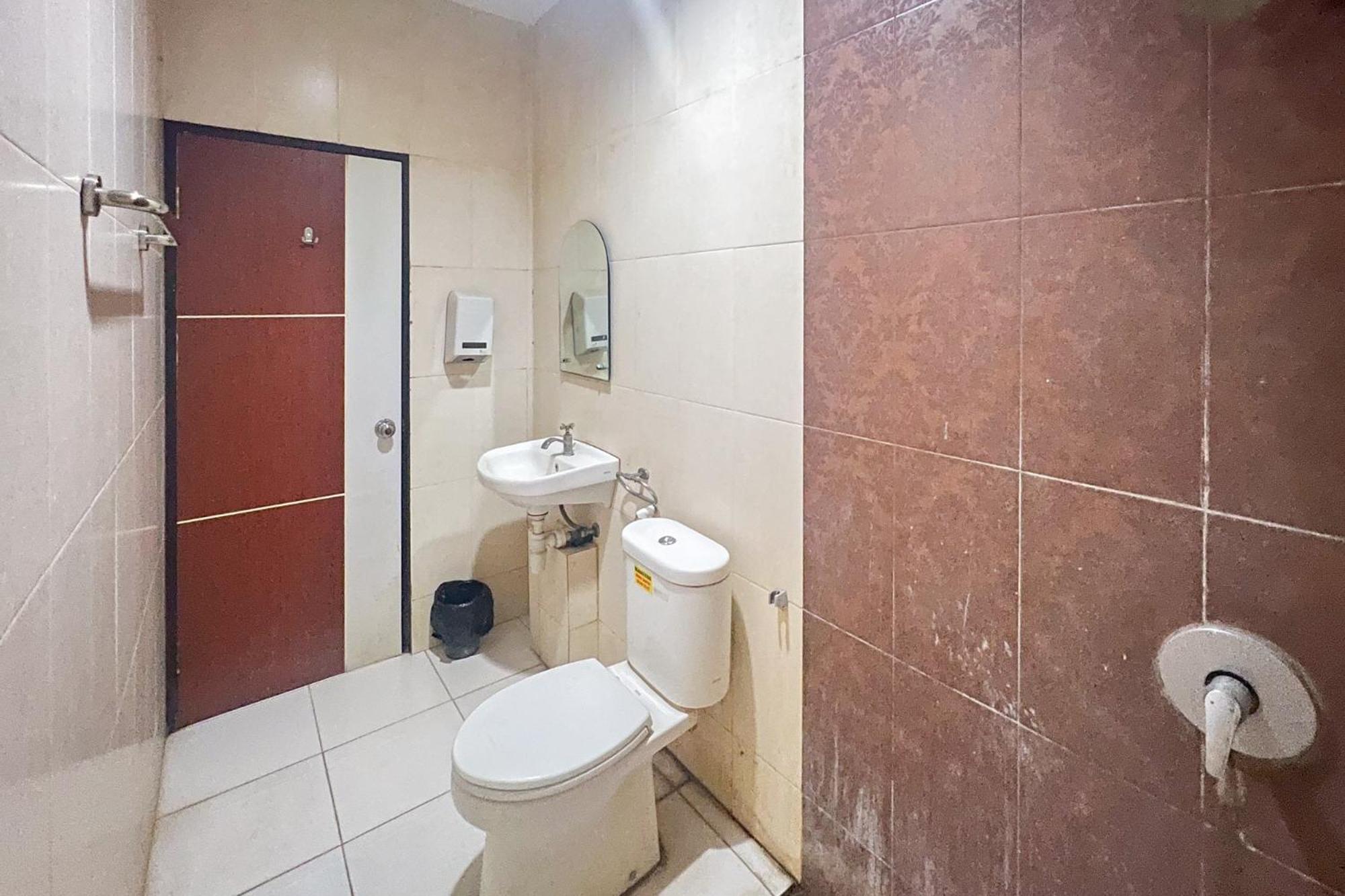Urbanview Trisula Hotel 马卡萨 外观 照片