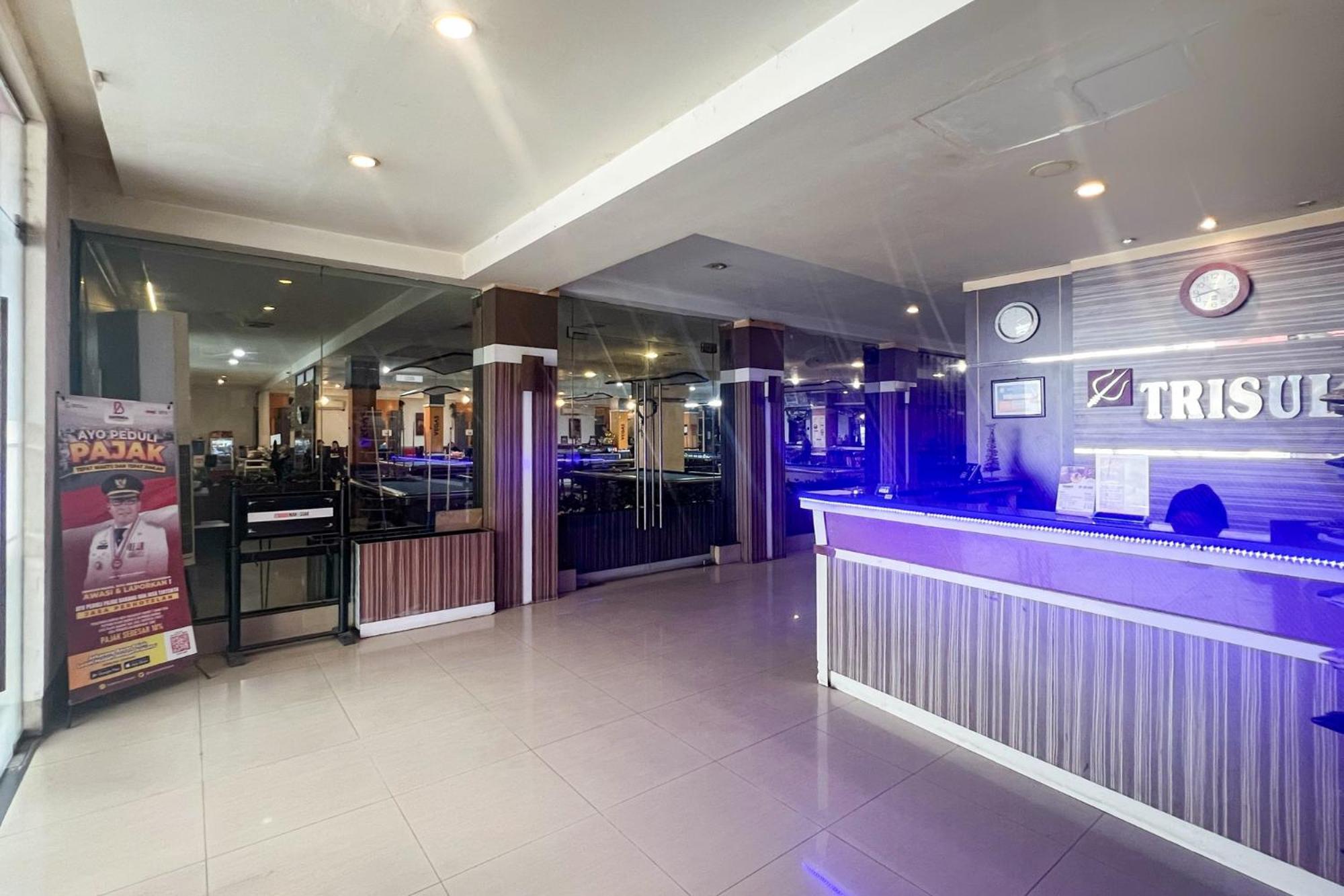 Urbanview Trisula Hotel 马卡萨 外观 照片