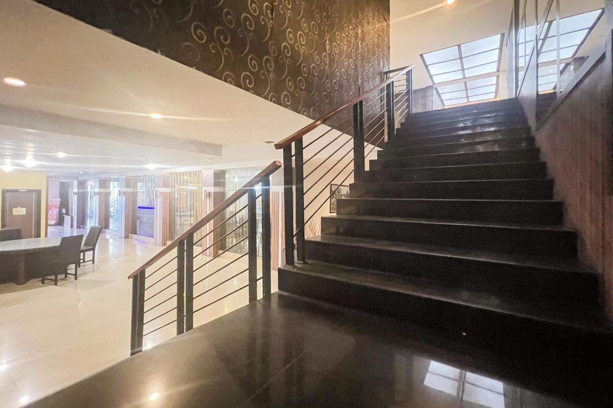 Urbanview Trisula Hotel 马卡萨 外观 照片