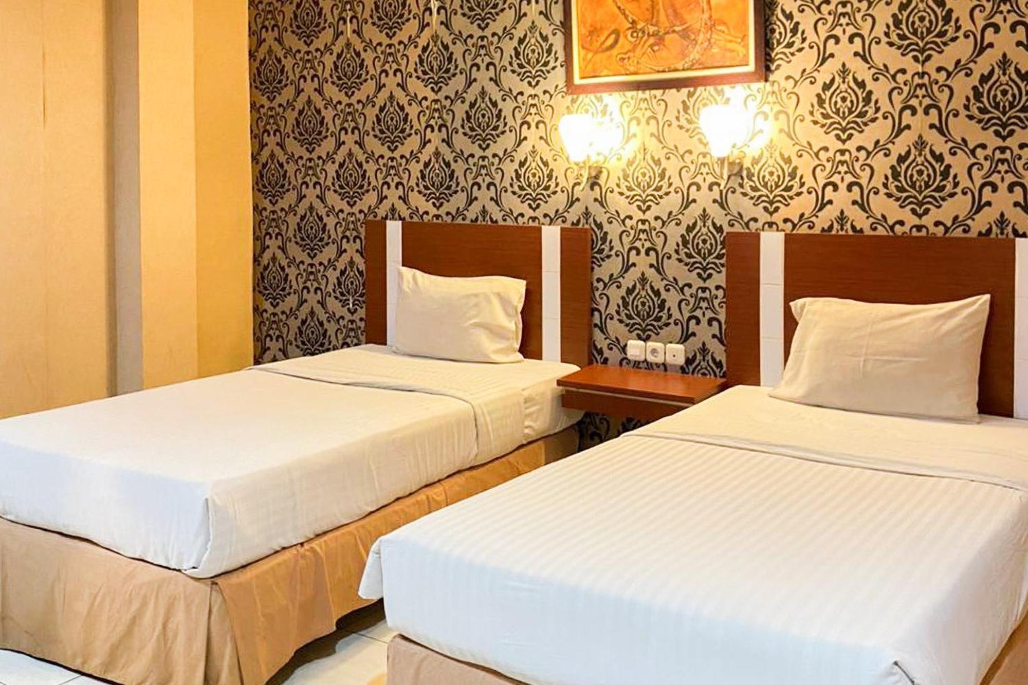 Urbanview Trisula Hotel 马卡萨 外观 照片