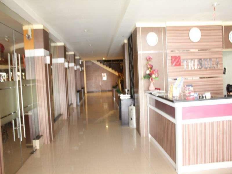 Urbanview Trisula Hotel 马卡萨 外观 照片